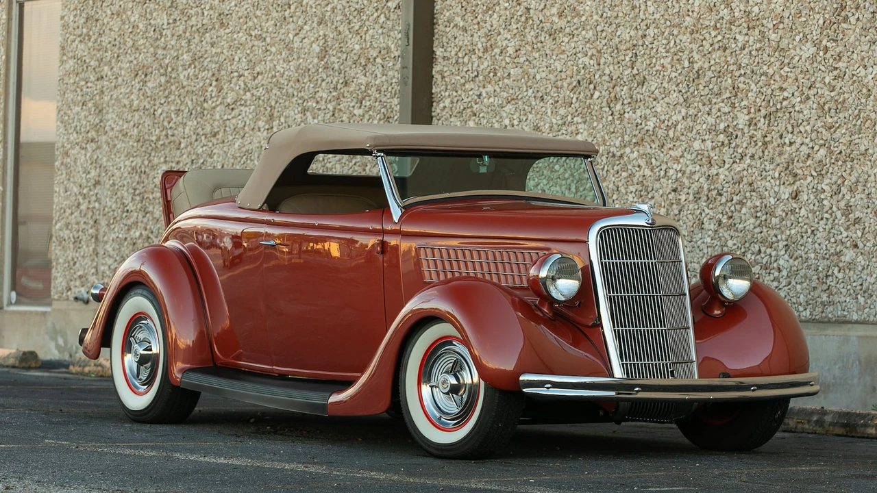 1935 Ford Model 48 & 68 - Image 17 of 20