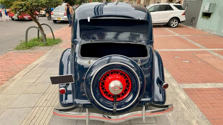 1935 Ford Model 48 & 68 - Image 5 of 9