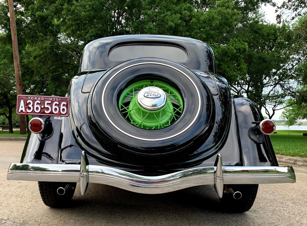 1935 Ford Model 48 & 68 - Image 10 of 31