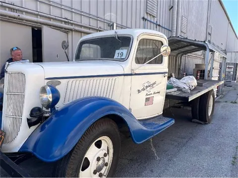 1935 Ford Flatbed Truck