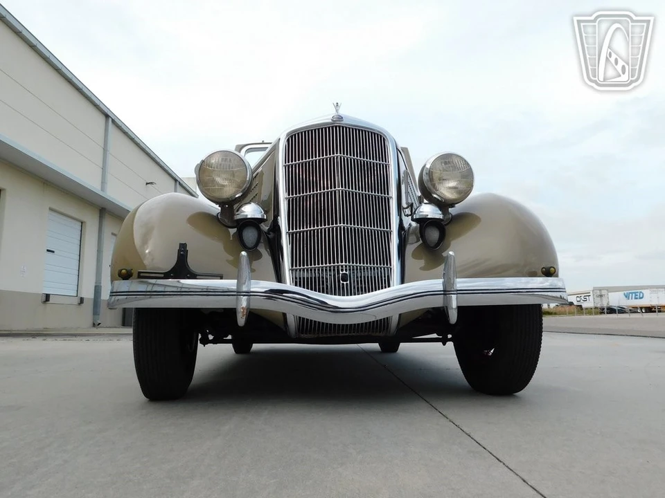 1935 Ford Model 48 & 68 - Image 8 of 12