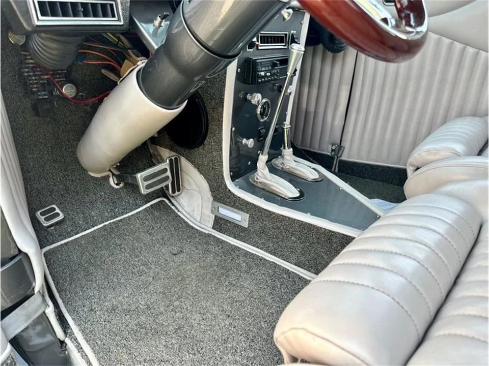 1935 Ford Model 48 & 68 - Image 22 of 31