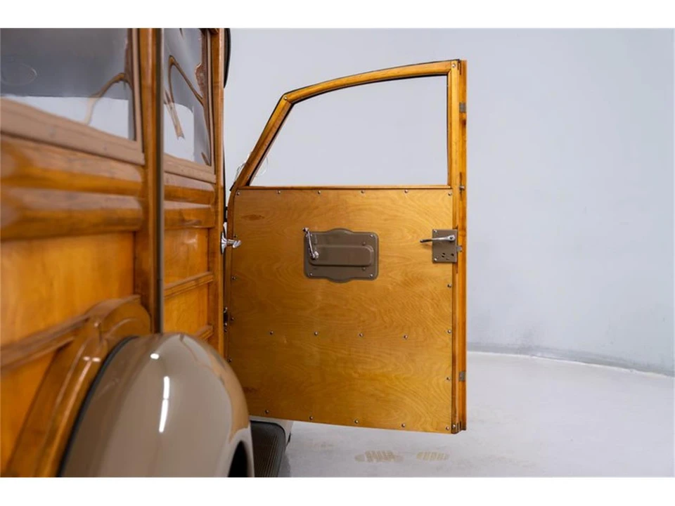1935 Ford Model 48 & 68 - Image 10 of 31