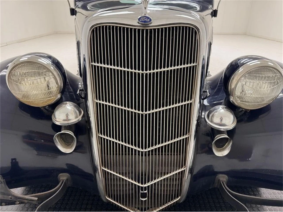 1935 Ford Model 48 & 68 - Image 9 of 31