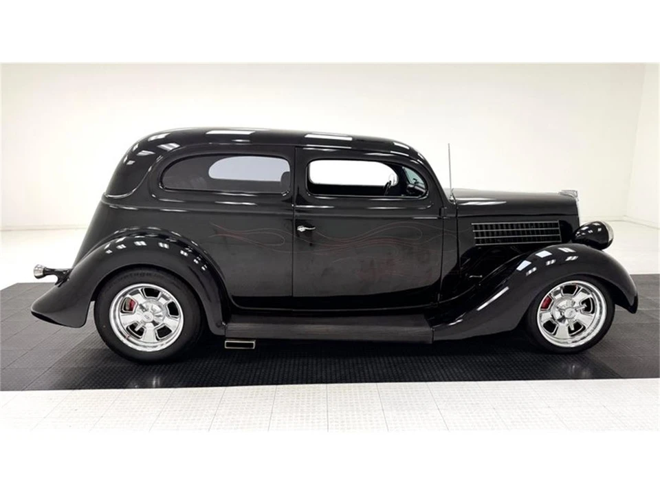 1935 Ford Model 48 & 68 - Image 6 of 31