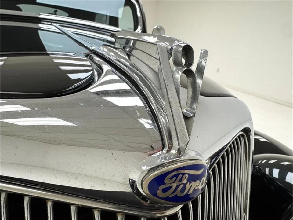 1935 Ford Model 48 & 68 - Image 10 of 31
