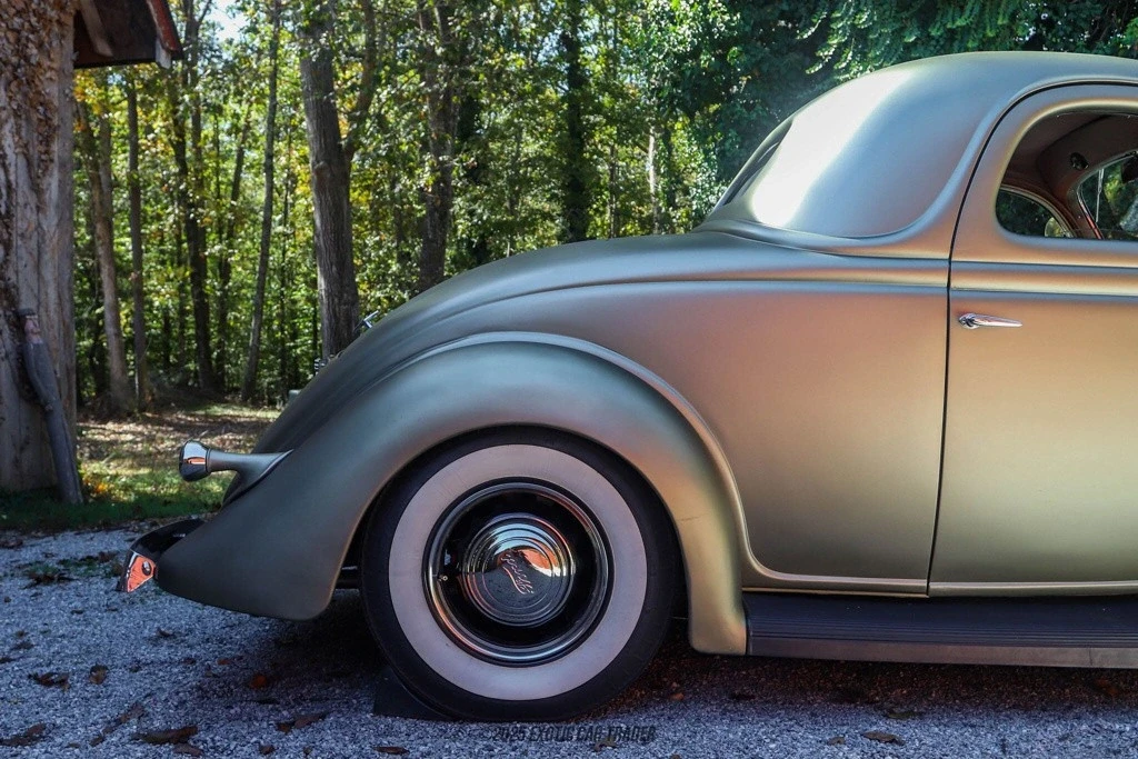 1935 Ford Model 48 & 68 - Image 10 of 12