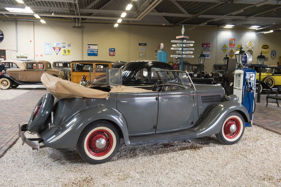 1935 Ford Model 48 & 68 - Image 2 of 6