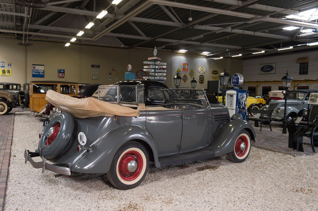 1935 Ford Model 48 & 68 - Image 3 of 6
