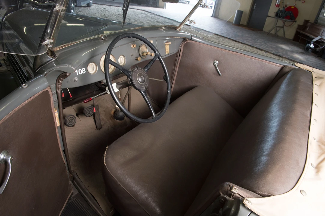 1935 Ford Model 48 & 68 - Image 6 of 6