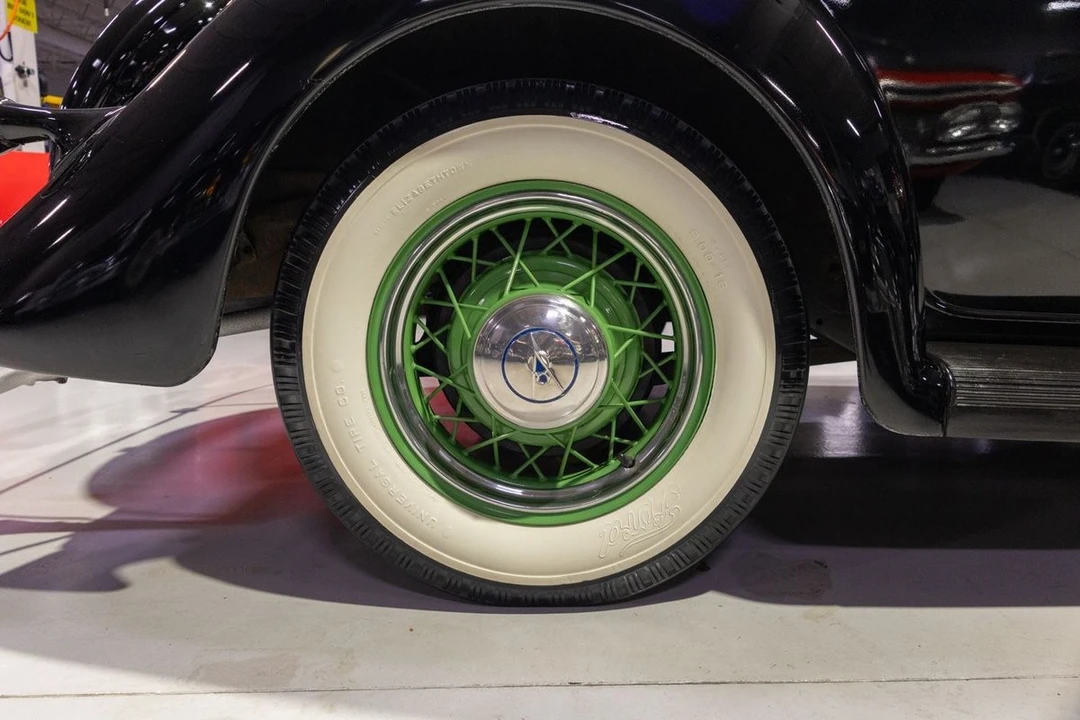 1935 Ford Model 48 & 68 - Image 28 of 31