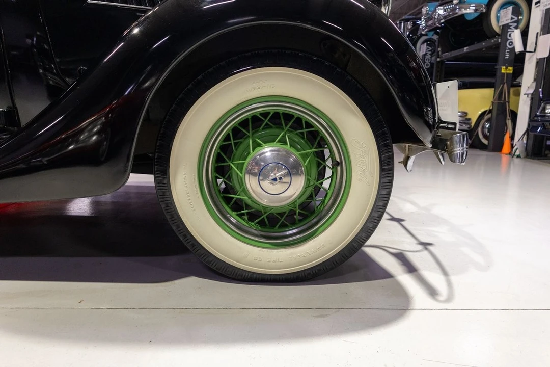 1935 Ford Model 48 & 68 - Image 30 of 31