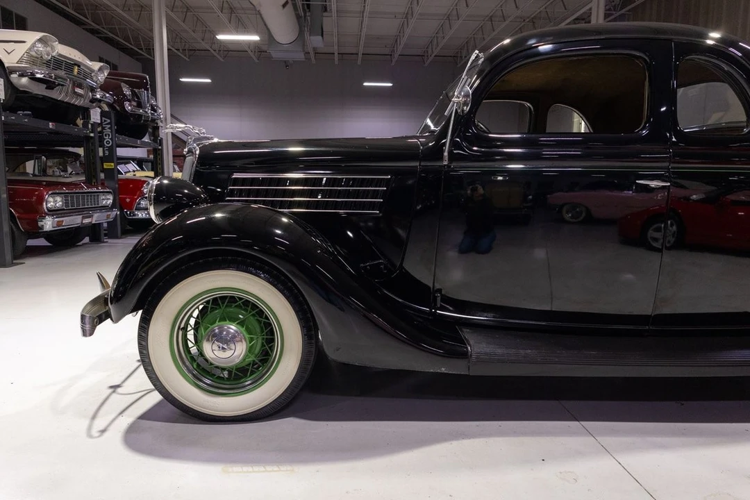 1935 Ford Model 48 & 68 - Image 23 of 31
