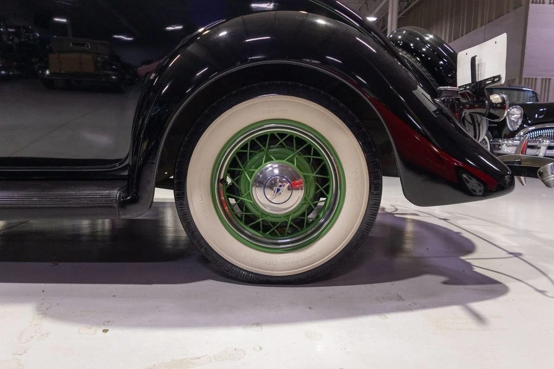 1935 Ford Model 48 & 68 - Image 26 of 31