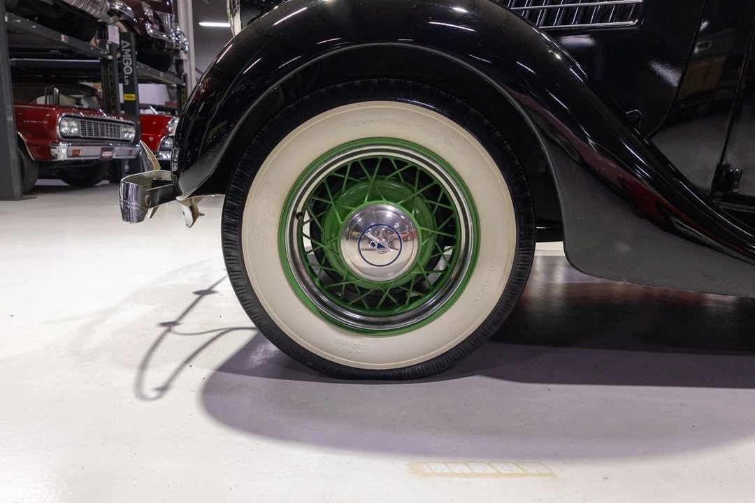 1935 Ford Model 48 & 68 - Image 24 of 31