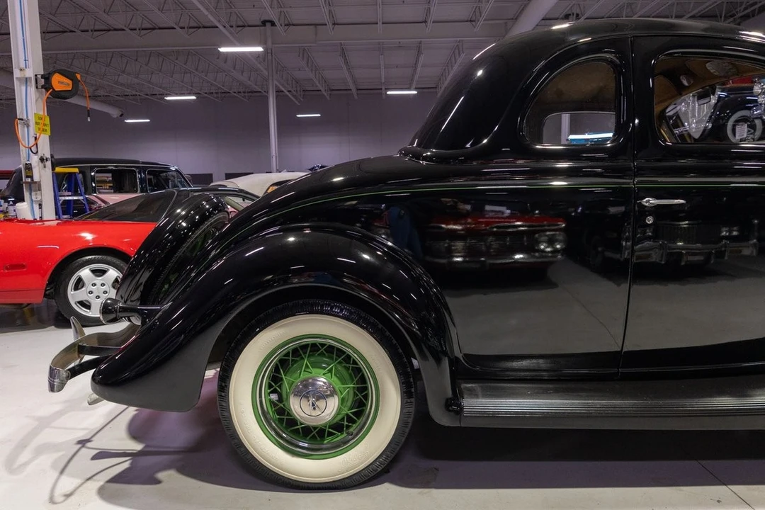 1935 Ford Model 48 & 68 - Image 27 of 31