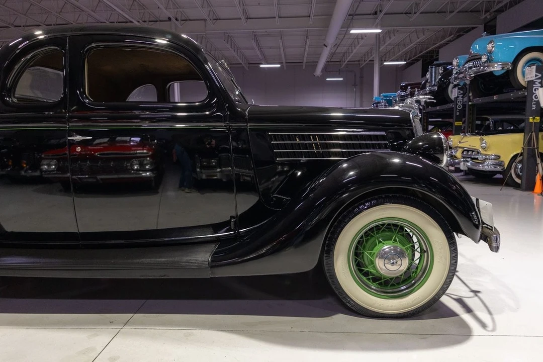 1935 Ford Model 48 & 68 - Image 29 of 31