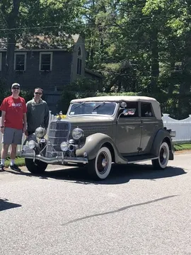 1935 Ford Model 48 Deluxe