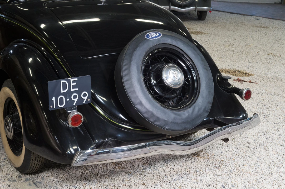 1935 Ford Model 48 & 68 - Image 7 of 10