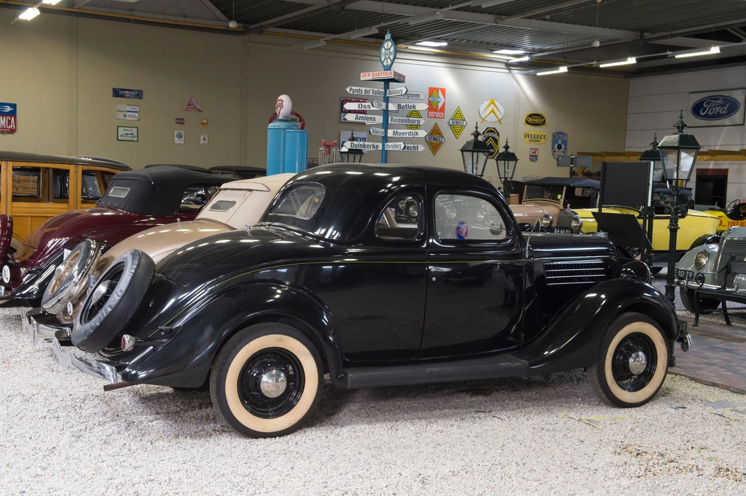 1935 Ford Model 48 & 68 - Image 4 of 10