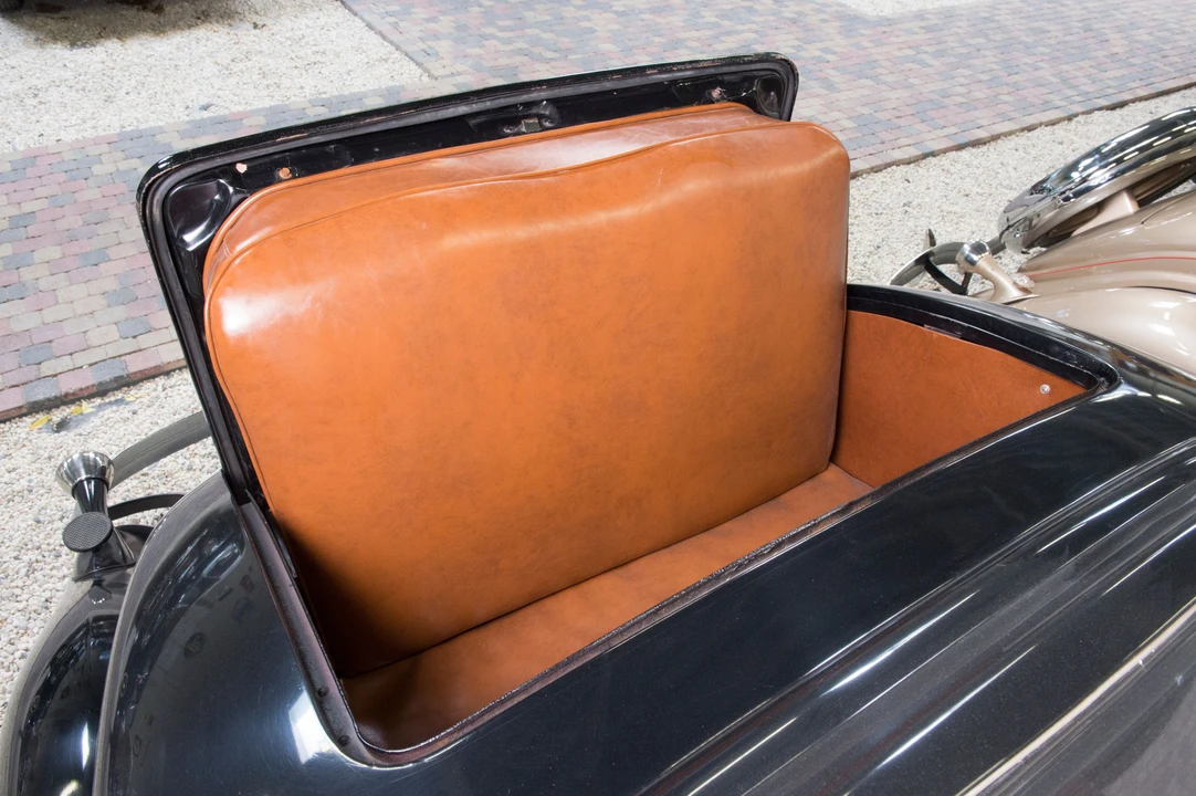 1935 Ford Model 48 & 68 - Image 8 of 10