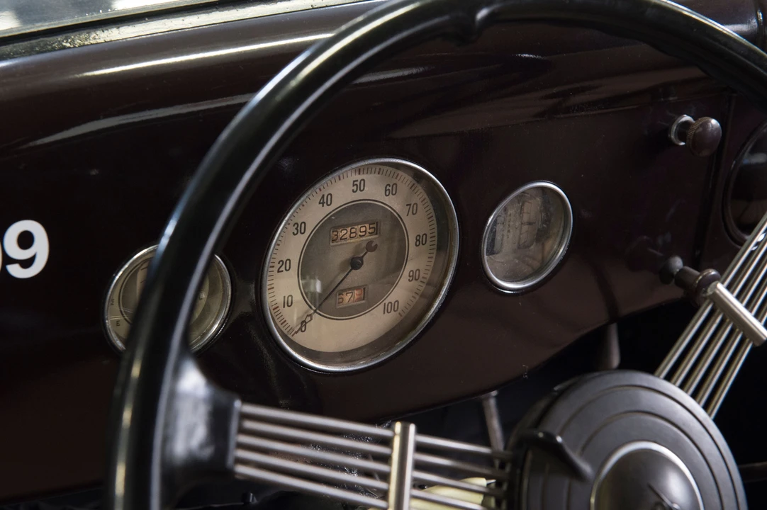 1935 Ford Model 48 & 68 - Image 9 of 10