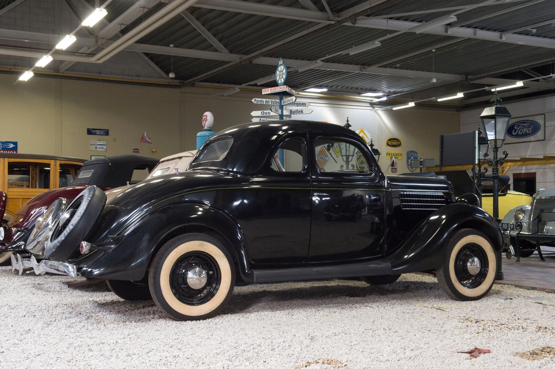 1935 Ford Model 48 & 68 - Image 3 of 10