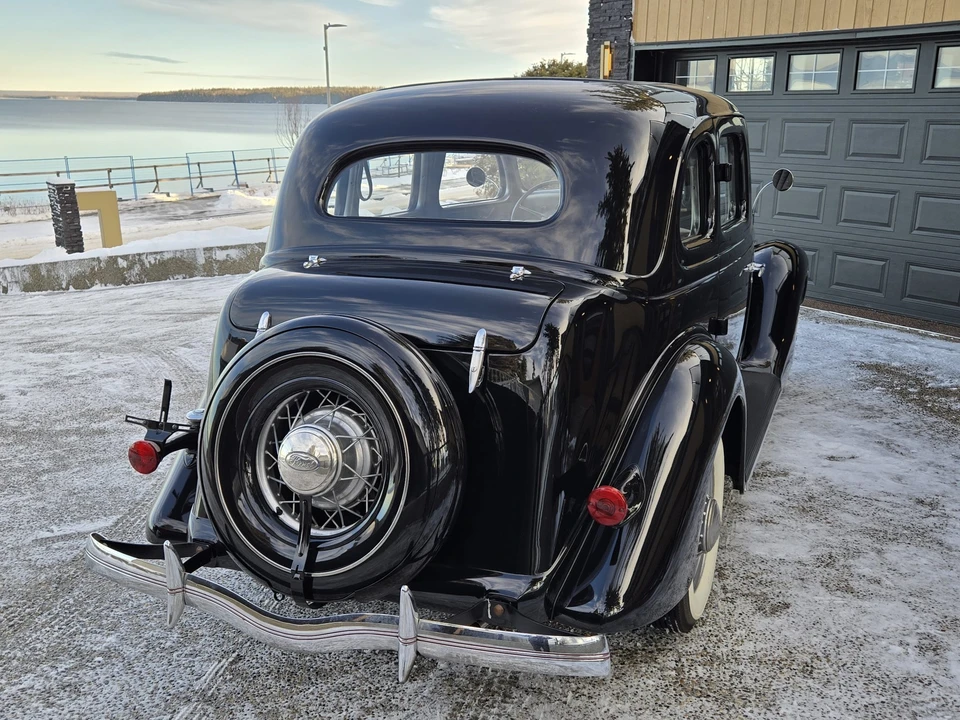 1935 Ford Model 48 & 68 - Image 6 of 31