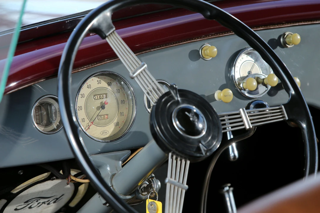 1935 Ford Model 48 & 68 - Image 27 of 31