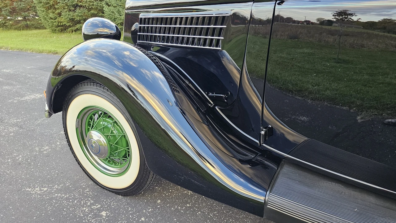1935 Ford Model 48 & 68 - Image 30 of 31