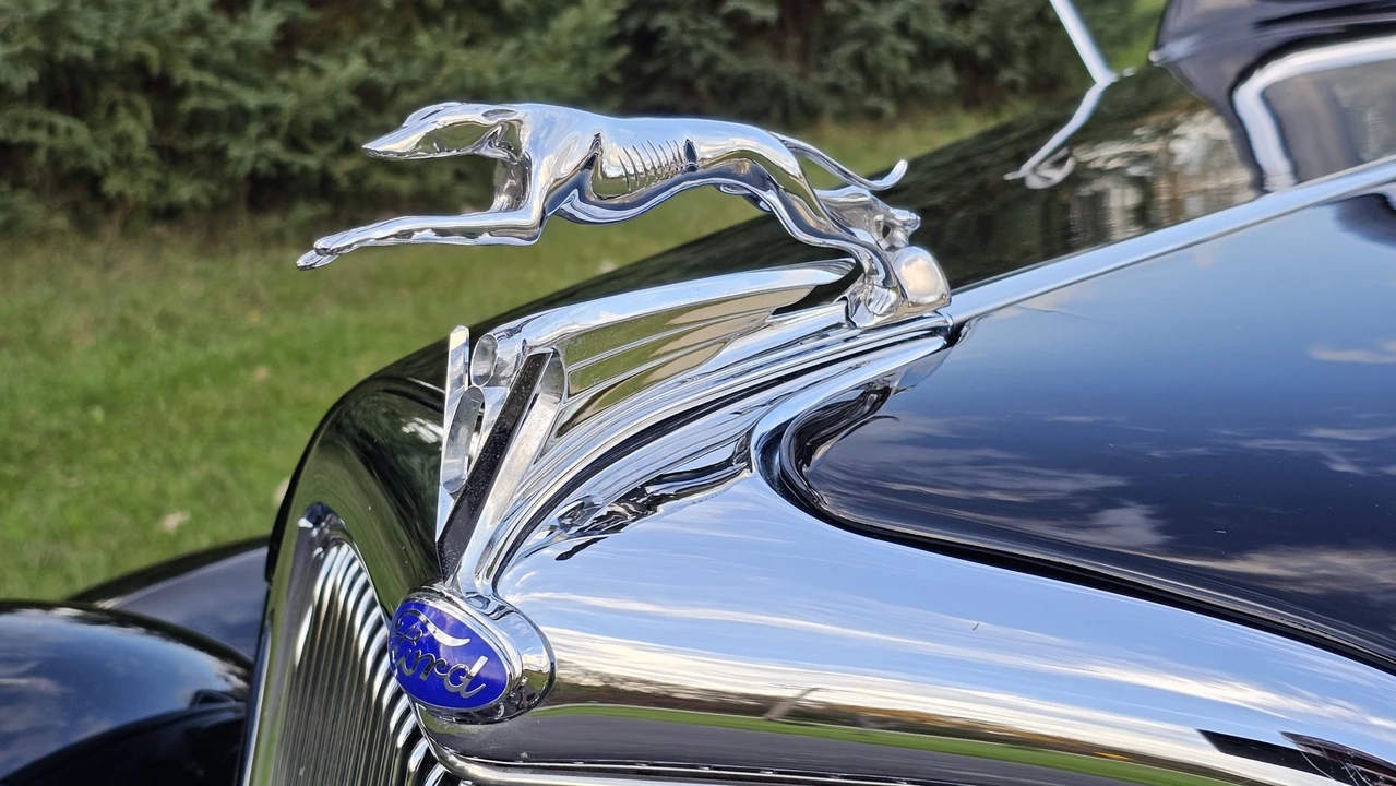 1935 Ford Model 48 & 68 - Image 24 of 31
