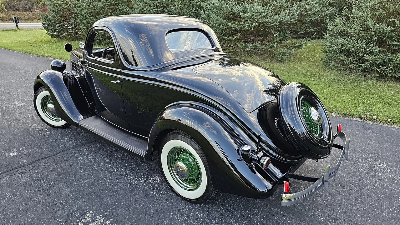 1935 Ford Model 48 & 68 - Image 6 of 31