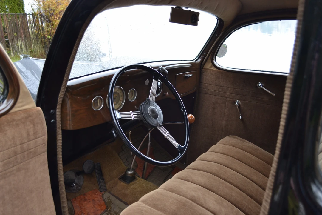 1935 Ford Model 48 & 68 - Image 23 of 31