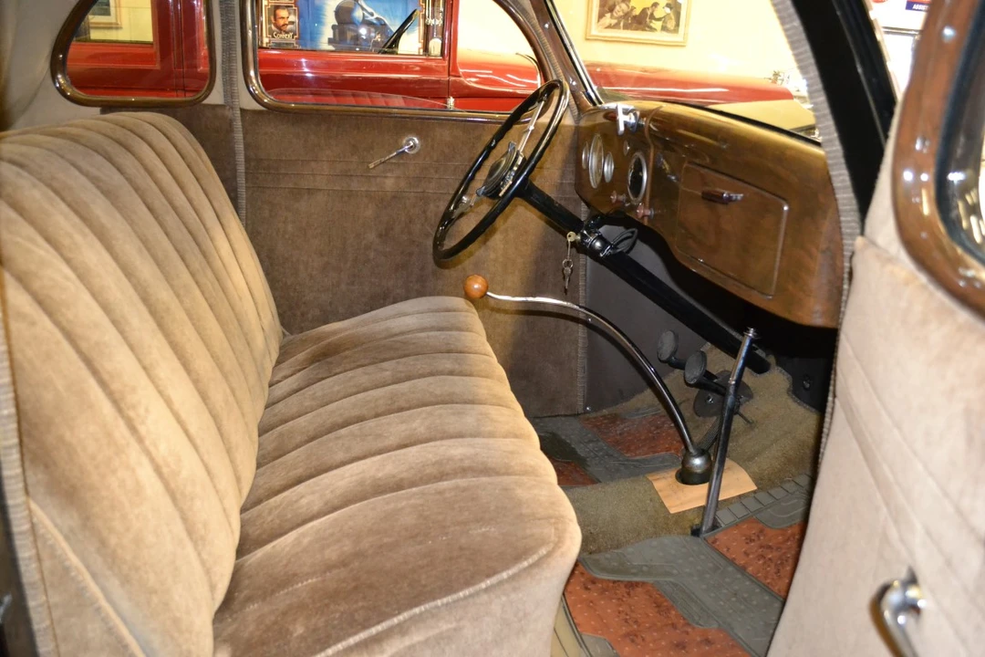 1935 Ford Model 48 & 68 - Image 30 of 31