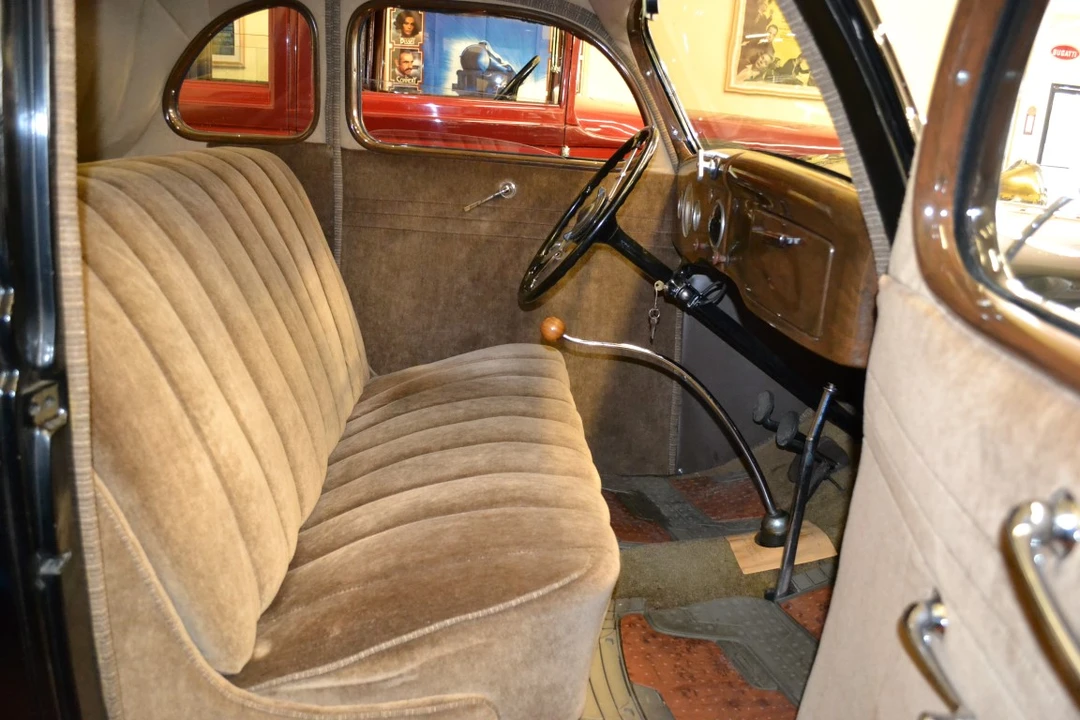 1935 Ford Model 48 & 68 - Image 26 of 31