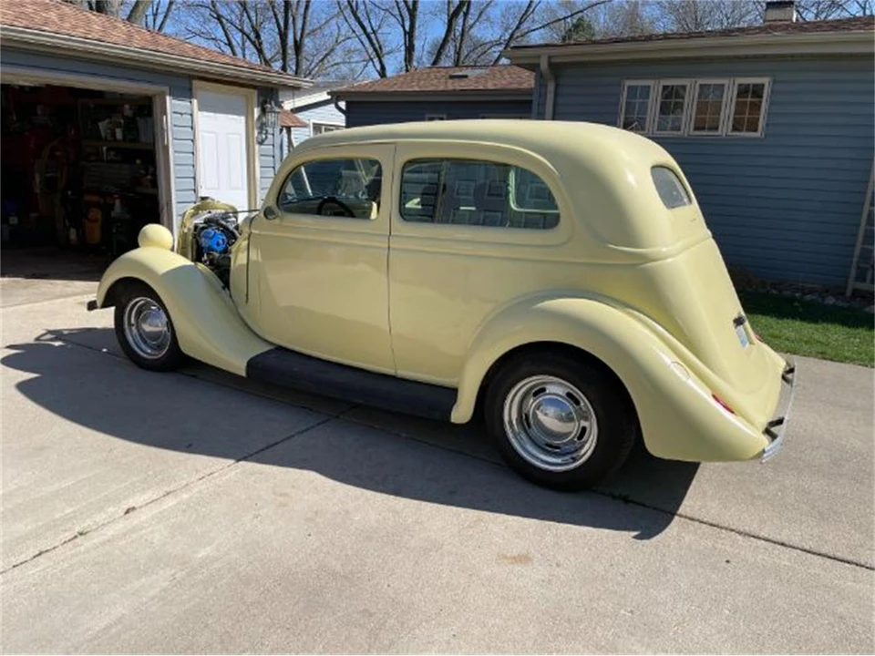 1935 Ford Model 48 & 68 - Image 4 of 12