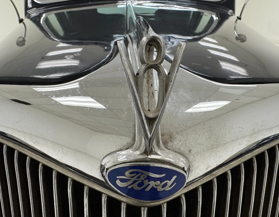 1935 Ford Model 48 & 68 - Image 10 of 31