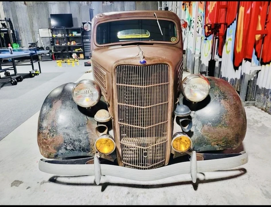1935 Ford Model 48 & 68 - Image 16 of 25