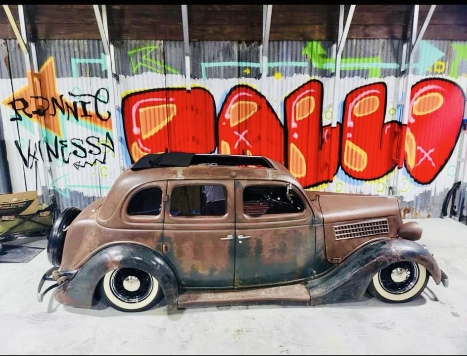 1935 Ford Model 48 & 68 - Image 5 of 25
