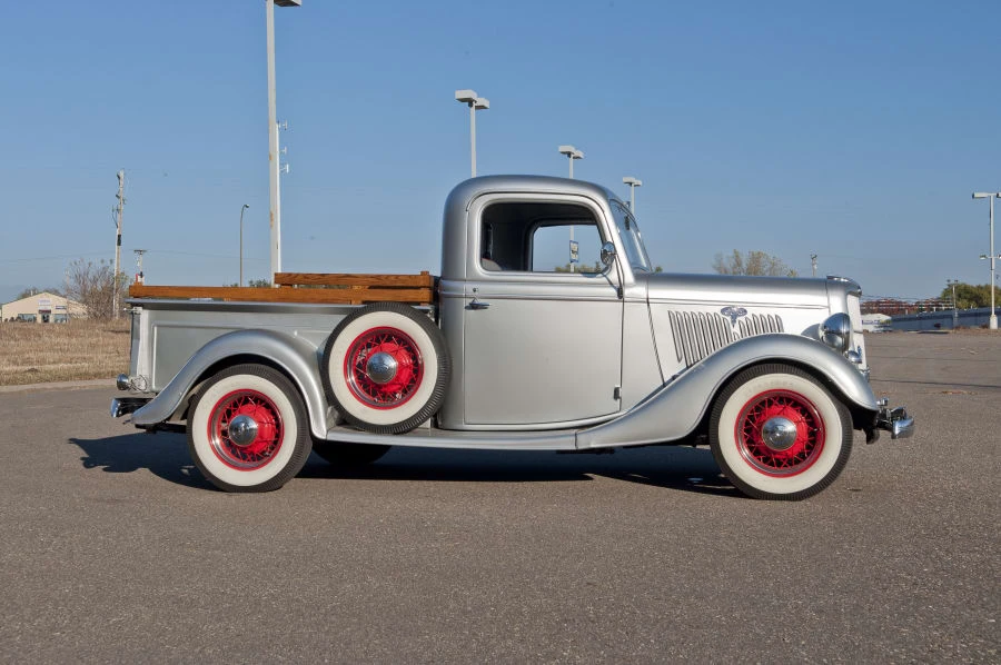 1935 Ford Model 48 & 68 - Image 8 of 10