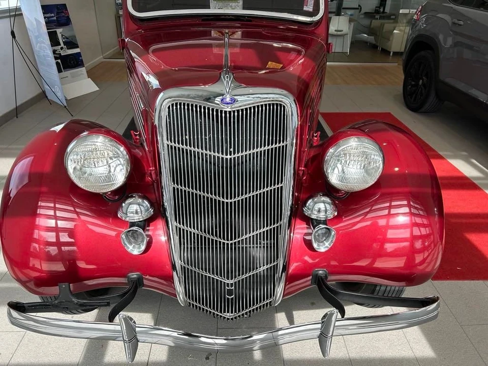 1935 Ford Model 48 & 68 - Image 6 of 12