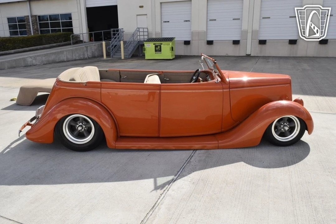 1935 Ford Model 48 & 68 - Image 8 of 12