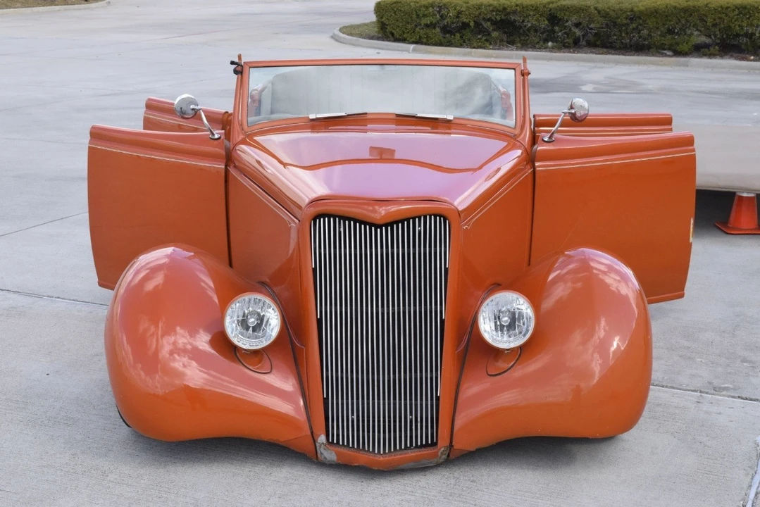 1935 Ford Model 48 & 68 - Image 4 of 12