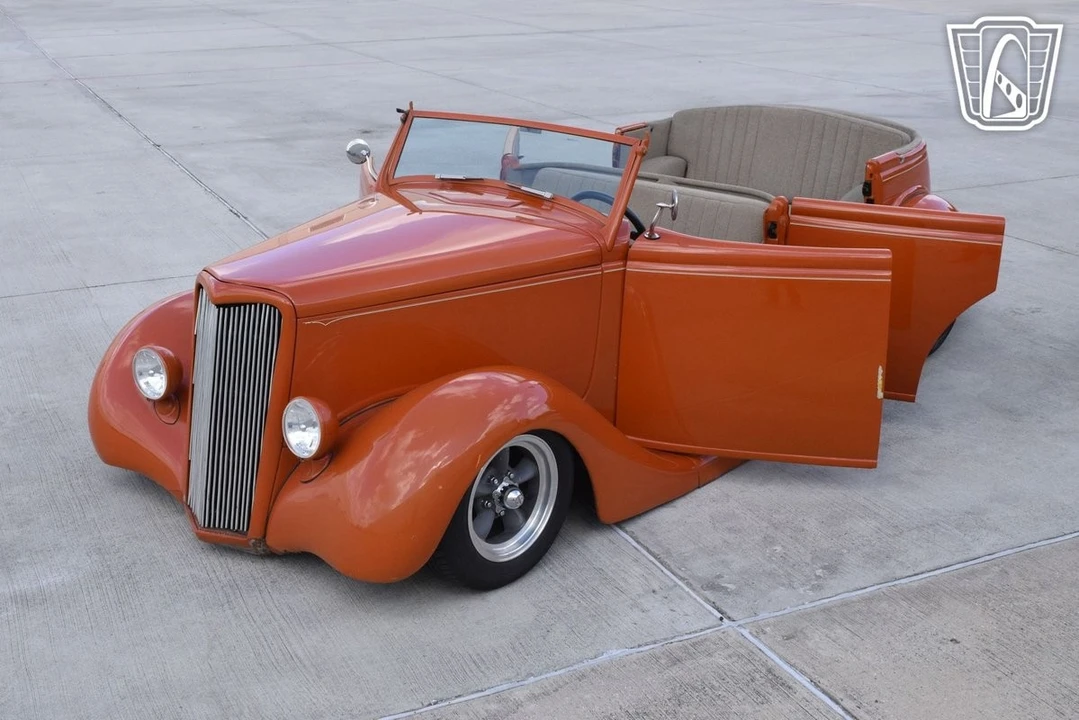 1935 Ford Model 48 & 68 - Image 10 of 12