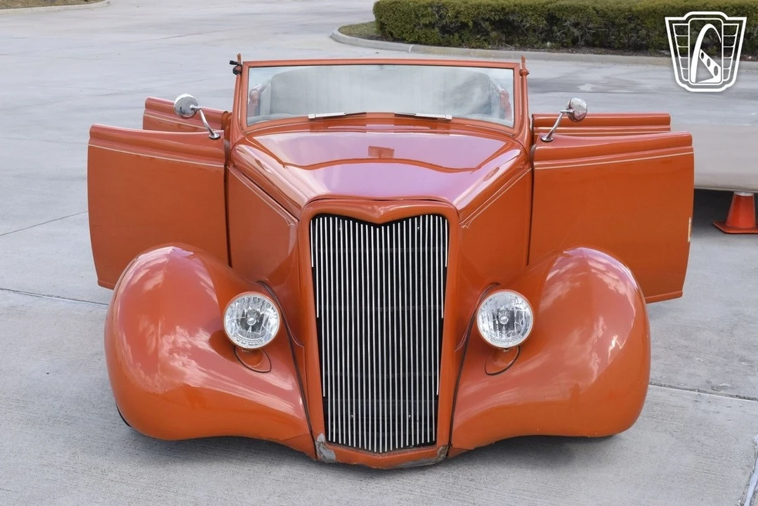 1935 Ford Model 48 & 68 - Image 10 of 12