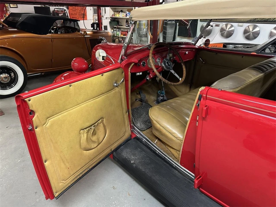 1935 Ford Model 48 & 68 - Image 24 of 31