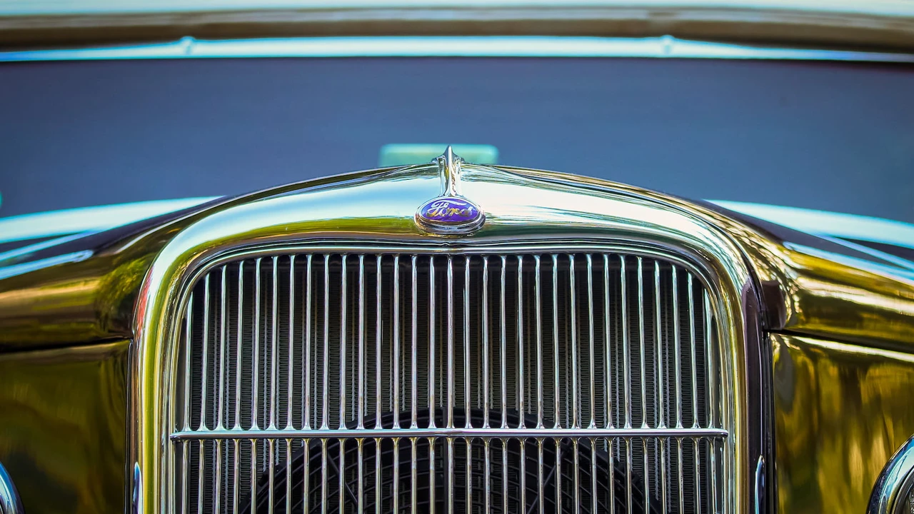 1935 Ford Model 48 & 68 - Image 15 of 31