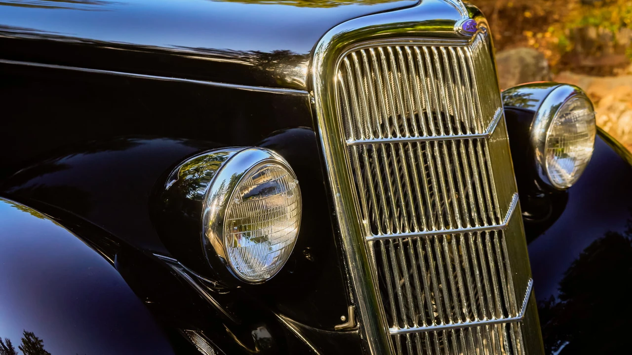 1935 Ford Model 48 & 68 - Image 16 of 31