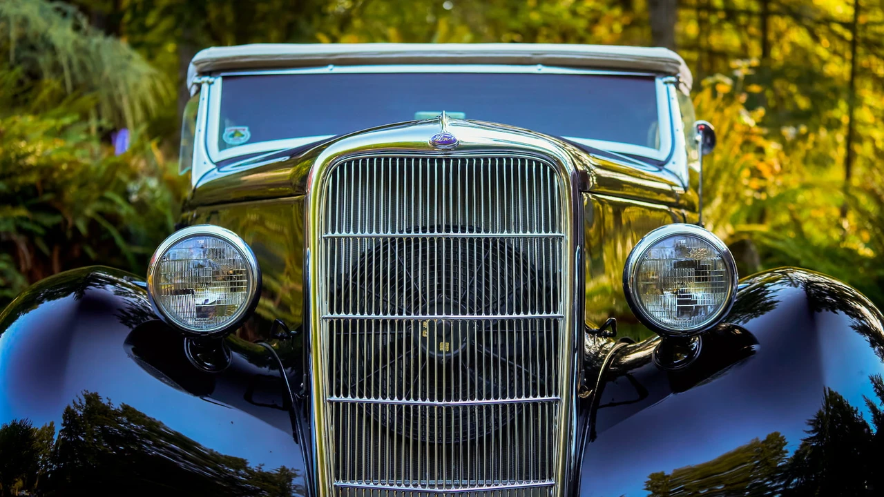 1935 Ford Model 48 & 68 - Image 17 of 31