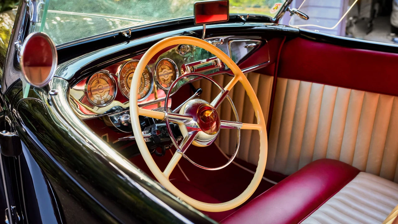 1935 Ford Model 48 & 68 - Image 29 of 31